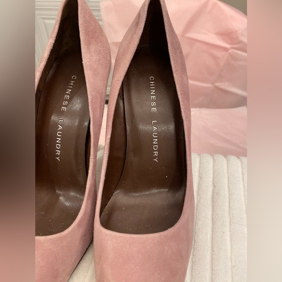 NWOBox Size 8.5 Chinese Laundry Lavender Suede Pumps. - Picture 2 of 6